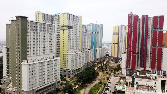 Wisma Atlet Kemayoran Jadi Rumah Sakit Corona Pemerintah telah menyiapkan infrastruktur untuk penangan Corona atau COVID-19. Wisma Atlet Kemayoran, Jakarta Pusat, akan dijadikan rumah sakit darurat dan rumah isolasi pasien.