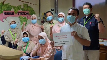 Bukan cuma para dokter, para perawat juga berjuang menyelamatkan pasien saat wabah corona (Twitter)