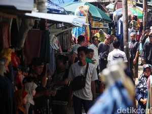 Berdesakan di Pasar Tanah Abang, Awas Pulang-pulang Terpapar Corona!