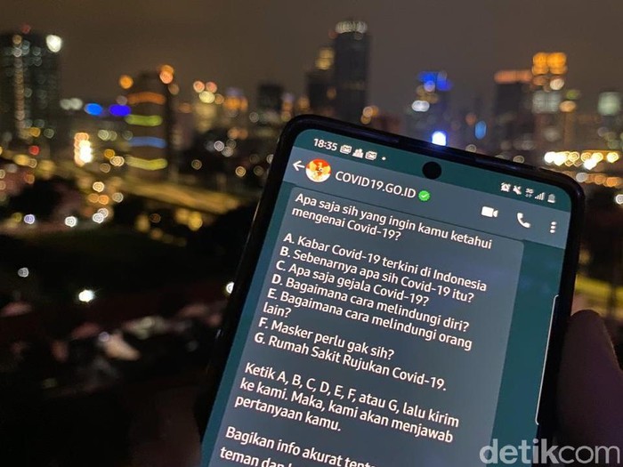 Akun chatbot WhatsApp COVID-19 resmi Pemerintah RI.