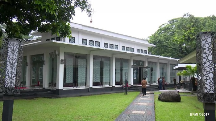 Masjid Baiturrahim di Kompleks Istana Kepresidenan Jakarta