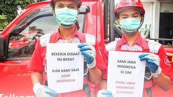 Pegawai Telkom tetap bekerja memastikan semua jaringan lancar (erickthohir/Instagram)