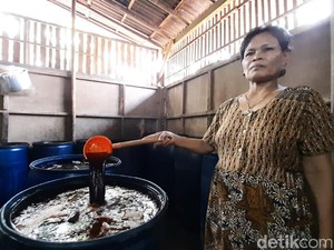 Bupati Banyumas Akan Buat Hand Sanitizer Berbahan Ciu
