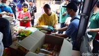 Dalam sidak ini, Nana meminta masyarakat tidak membeli barang-barang dan makanan secara berlebihan (panic buying). Nana meminta masyarakat tetap tenang dan tidak perlu panik.