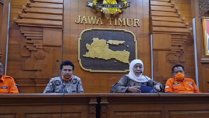 Gubernur Jawa Timur Khofifah dan wagub jatim