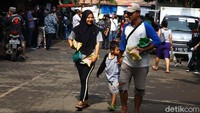 Sugar Group Companies bersama Bulog menjalankan program Gerakan Stabilisasi Pangan dengan menjamin ketersediaan bahan pangan gula selama seminggu di 35 titik pasar untuk wilayah DKI Jakarta dan Banten.