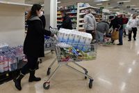 Begini Curhatan Karyawan Supermarket yang Kena Imbas 'Panic Buying'!