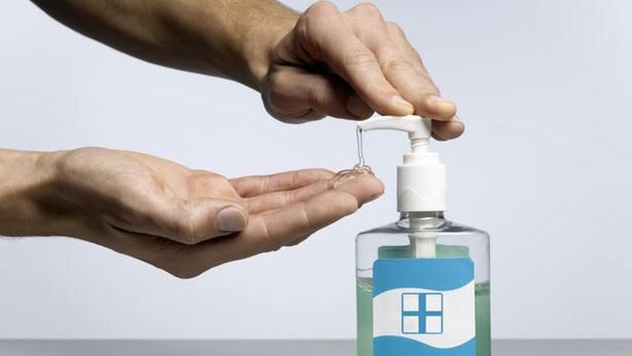 Fasilitas Antiseptik Gratis Tersedia di Halte Harmoni Fasilitas antiseptik gratis tersedia di halte TransJakarta Harmoni. Keberadaan antiseptik gratis itu sebagai salah satu upaya mencegah penyebaran virus corona.