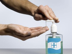 Pertamina Hulu Energi Bagikan 1.500 Hand Sanitizer di Jakarta