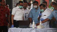 Menkum HAM Yasonna Laoly dan Ketum PMI Jusuf Kalla turut hadir dalam acara ini.