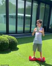 Videonya Viral, Jennifer Lopez Tinggal di Rumah 'Parasite'?