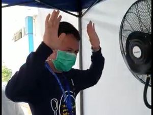 Corona Mewabah, Pengunjung RSUD Sumedang Disembur Antiseptik