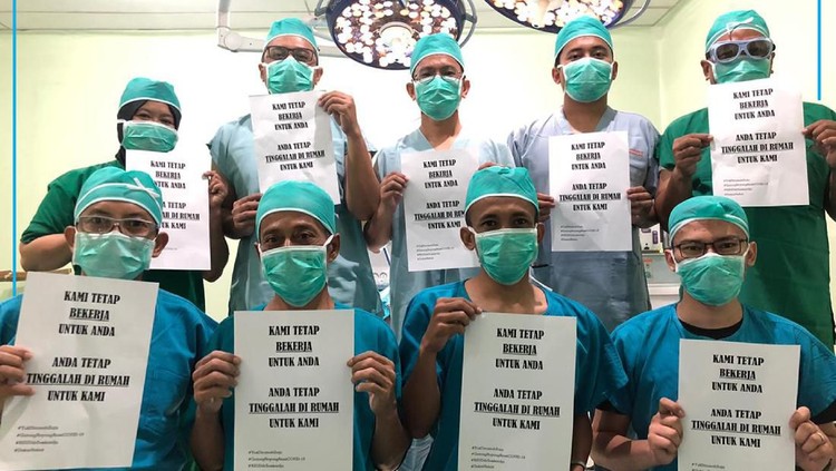 Aneka Foto Kampanye Dokter Tetap Kerja Lawan Corona