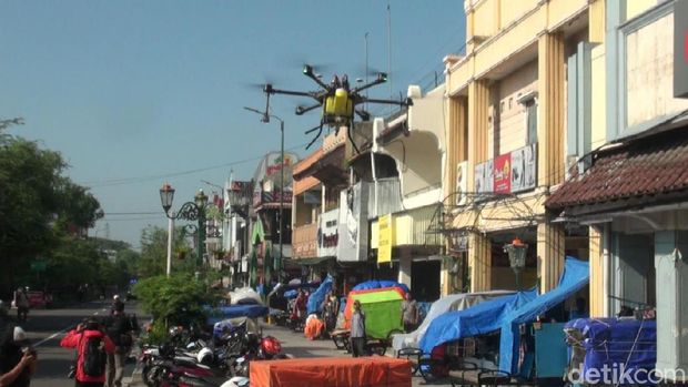 Antisipasi Corona, Pemda DIY Semprot Disinfektan di Malioboro 