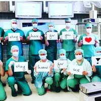 Hindari bermain, acara menginap bersama, pergi ke bar, restoran, pesta. Jauhi kerumunan, sarannya lagi. Foto: Bored Panda/Twitter