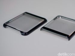 Unboxing Ponsel Layar Lipat Samsung Harga Rp 21,8 Juta