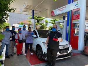 Peduli Kesehatan Pelanggan, Pertamina Bagikan Masker di Makassar