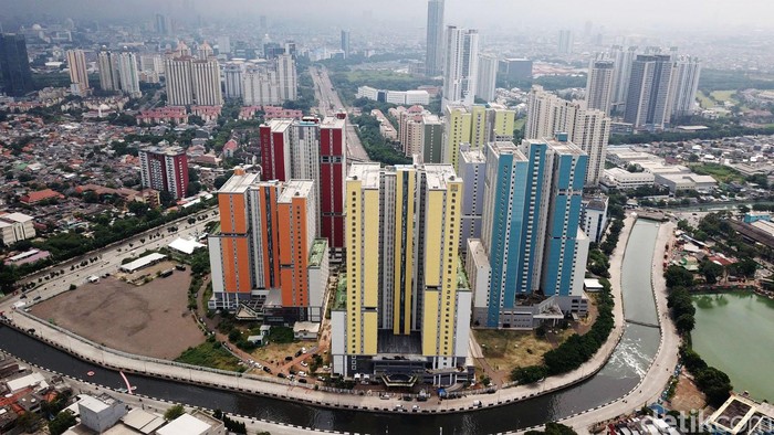 Wisma Atlet Kemayoran Jadi Rumah Sakit Corona Pemerintah telah menyiapkan infrastruktur untuk penangan Corona atau COVID-19. Wisma Atlet Kemayoran, Jakarta Pusat, akan dijadikan rumah sakit darurat dan rumah isolasi pasien.