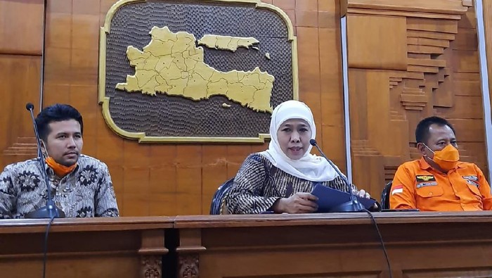 Gubernur Jawa Timur Khofifah dan wagub jatim