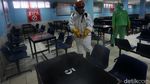 Penyemprotan Disinfektan di Lapas Cipinang