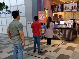 Cegah Virus Corona, Banyak Gerai Makanan Terapkan Jaga Jarak