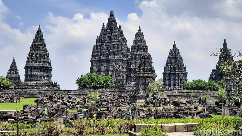 Candi Prambanan Candi Prambanan ditutup sementara saat pandemi Corona