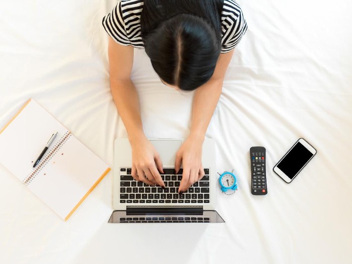 945398098 Caucasian girl working on computer laptop
***These are our own 3D generic designs. They do not infringe on any copyrighted designs.***