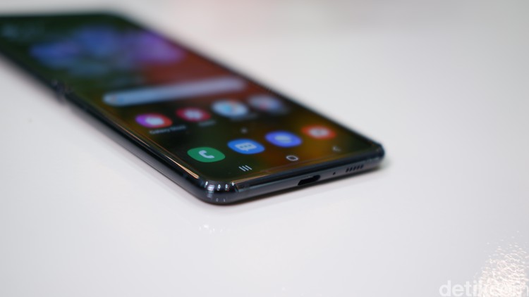 Galaxy Z Flip Galaxy Z Flip