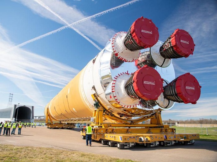 Roket SLS untuk misi Artemis NASA