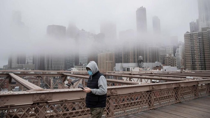 Mengikuti California, negara bagian New York di Amerika Serikat (AS) juga di-lockdown dalam upaya mengatasi pandemi virus Corona yang merajalela.