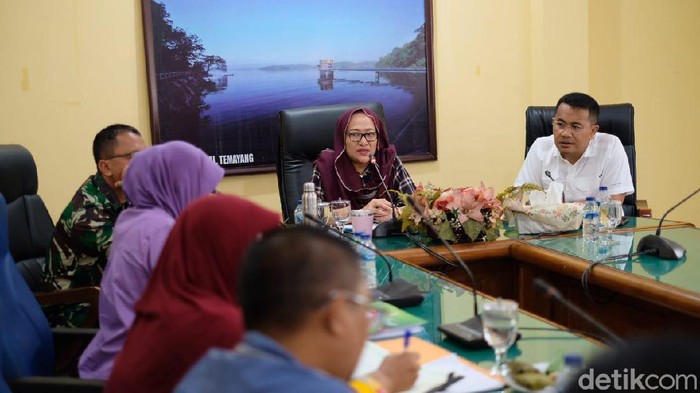 Bupati Bojonegoro Anna Muawanah