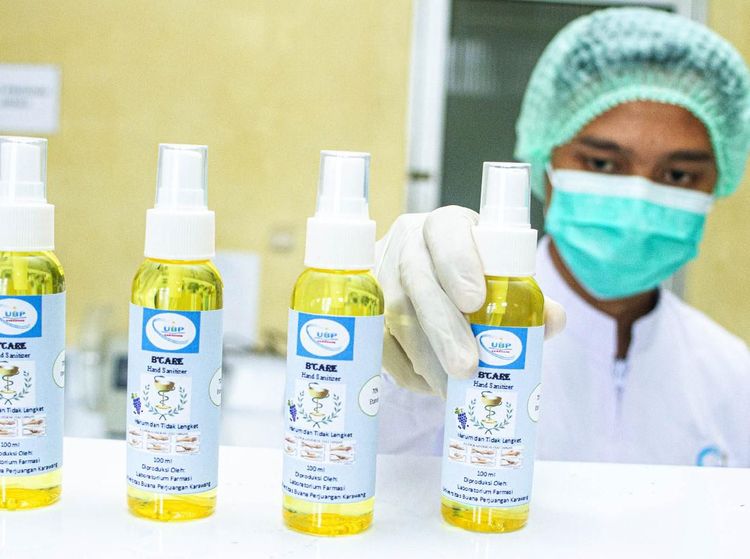 Ini Hand Sanitizer Standar WHO Karya Mahasiswa Karawang