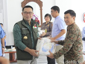 Pemprov Jabar Pasok 1 Juta Masker ke Puskesmas untuk Warga