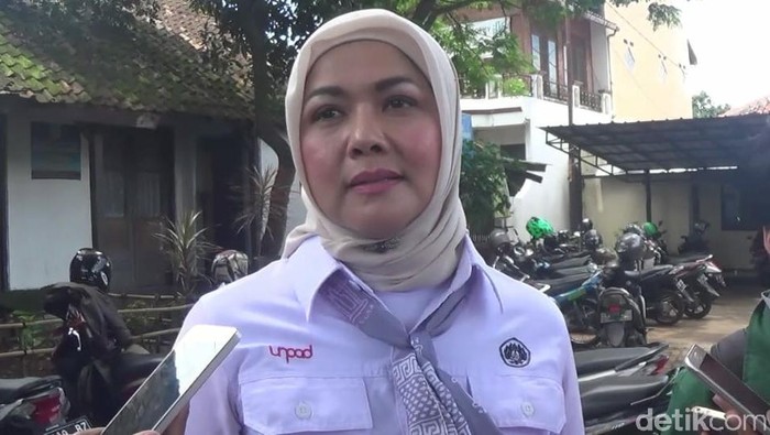 Guru Besar Bidang Farmakologi dan Farmasi Klinik Unpad, Keri Lestari
