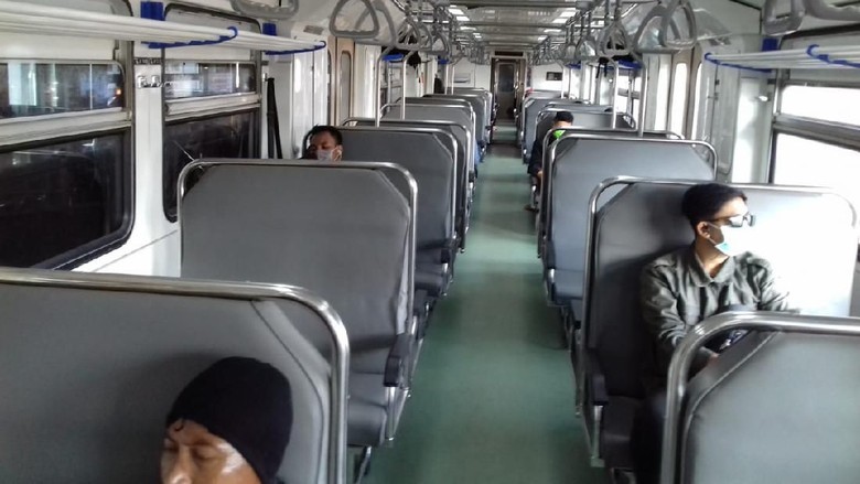 Suasana KA Prameks dan stasiun di wilayah PT KAI Daop 6 Yogyakarta, Sabtu (21/3/2020). Suasana KA Prameks dan stasiun di wilayah PT KAI Daop 6 Yogyakarta, Sabtu (21/3/2020).