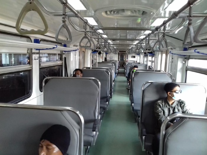 Suasana KA Prameks dan stasiun di wilayah PT KAI Daop 6 Yogyakarta, Sabtu (21/3/2020).