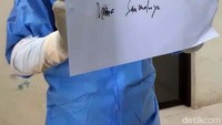 Tim penanganan Covid-19 di RSUD Andi Makkasau terdiri dari dokter paru 1 orang,  interna 5 orang, dokter patologi, klinik 2 orang, dokter  radiologi 2 orang,  dokter jantung 1 orang, perawat 14 orangg terbagi dalam 3 shift, tenaga PPI 2 orang dan manajeman 3 orang.