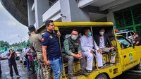 Pemerintah Provinsi Jawa Barat menyiapkan 3 lokasi tes massal wabah virus COVID-19 di stadion Jalak Harupat, stadion Pakansari dan stadion Patriot Chandrabhaga untuk deteksi dini warga yang kemungkinan terpapar virus.