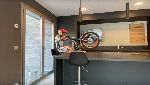 Usir Bosan saat #dirumahaja, Pebalap Ini Main Motor Trial di Dalam Rumah