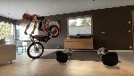 Usir Bosan saat #dirumahaja, Pebalap Ini Main Motor Trial di Dalam Rumah