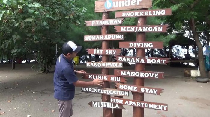 Nelayan di Banyuwangi Bersih-bersih Terumbu Karang