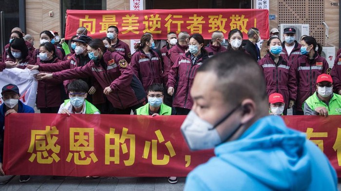 Suasana di Kota Wuhan yang Bangkit dari Corona Ribuan orang terinfeksi virus corona di Wuhan, China. Berbulan-bulan berjibaku lawan COVID-19, Wuhan bangkit dan laporkan tak ada kasus baru virus Corona.