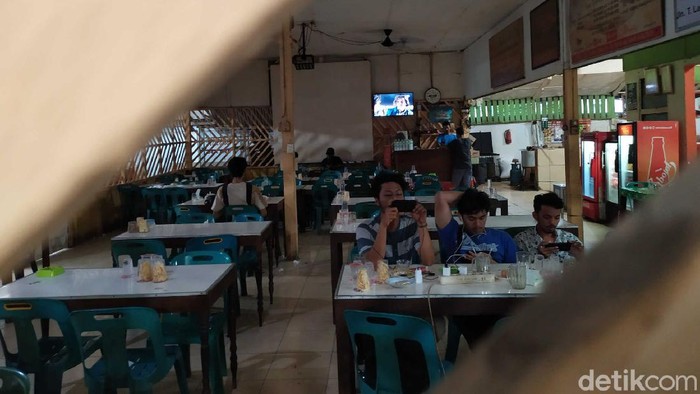 Salah satu warkop di Banda Aceh (Agus Setyadi/detikcom)