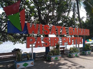 Wisata Bahari Pasir Putih di Situbondo Sepi Pengunjung Meski Tak Ditutup