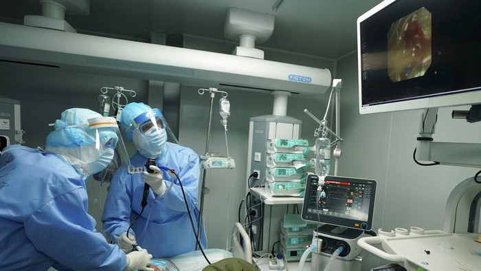Suasana di Kota Wuhan yang Bangkit dari Corona Ribuan orang terinfeksi virus corona di Wuhan, China. Berbulan-bulan berjibaku lawan COVID-19, Wuhan bangkit dan laporkan tak ada kasus baru virus Corona.