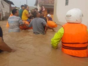 Diguyur Hujan Lebat, Ratusan Rumah di Cilegon Terendam Banjir