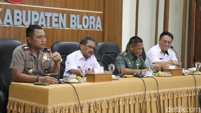 Bupati Blora Djoko Nugroho pimpin Rakor antisipasi penyebaran Corona, 22/3/2020