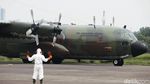 Pesawat Hercules yang Angkut Alkes Corona Mendarat di Jakarta