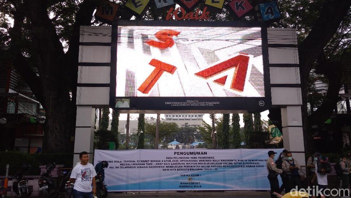Merdeka Walk Medan ditutup.