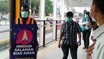 Aksi Mahasiswa Peduli Corona Hiasi Kawasan Sudirman
